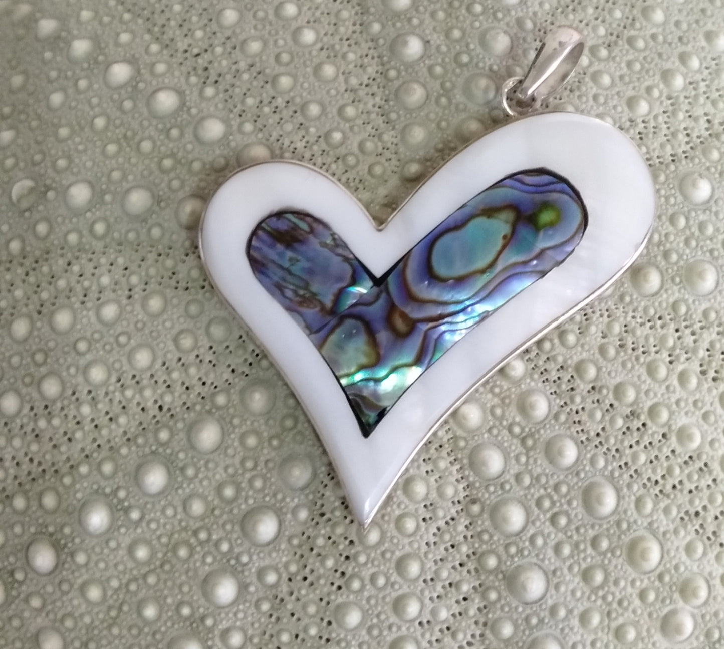 Mother of Pearl & Heart Pendant from Pacific Jewel - Southern Paua New Zealand
