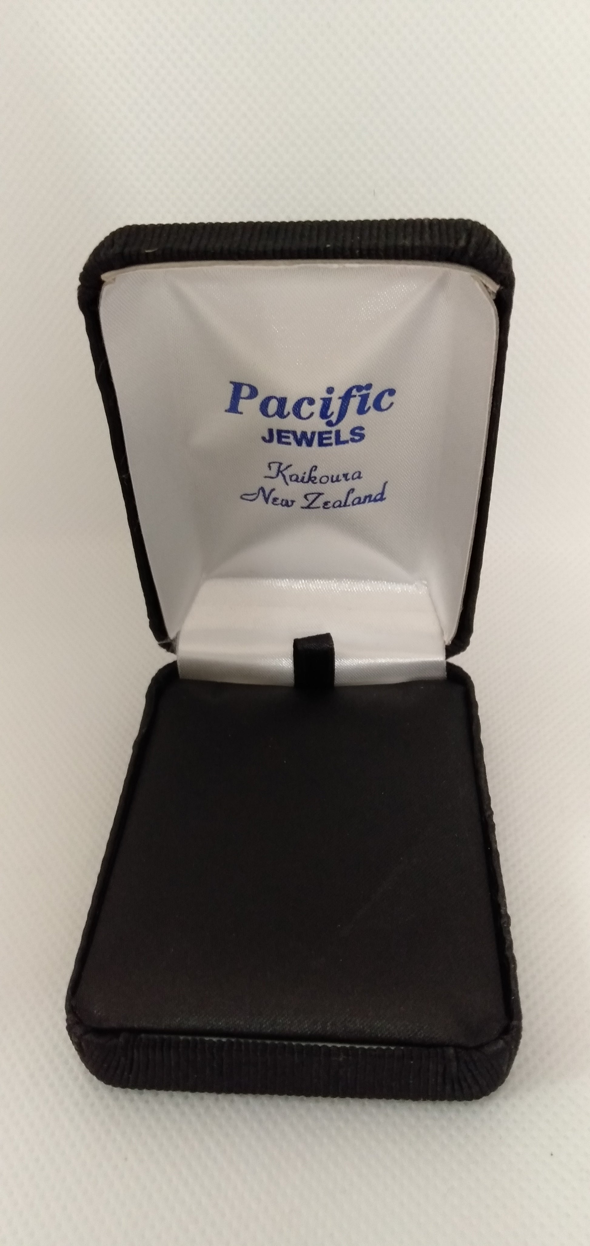 Necklace Display Box from Pacific Jewel - Southern Paua New Zealand